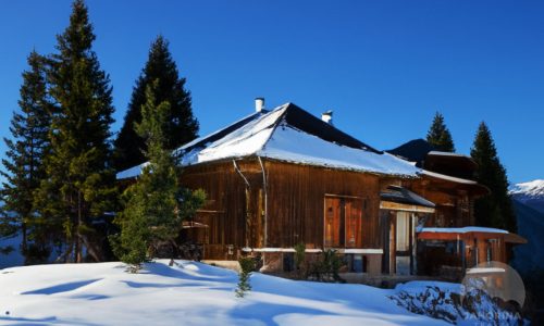 Wooden weekend house on Jahorina