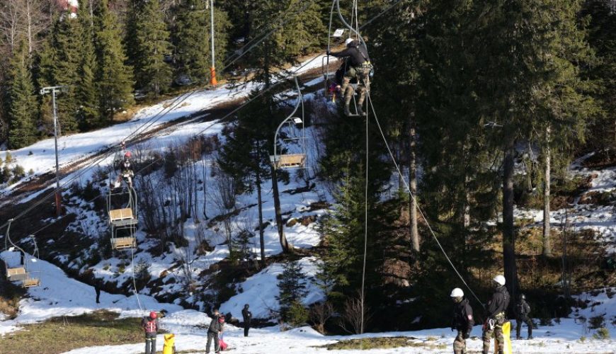 Bezbijednost na prvom mjestu: Na Jahorini uspješno izvedena vježba spasavanja na Ogorjelici