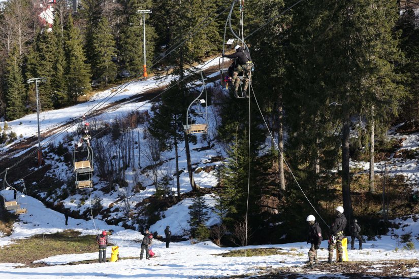 Bezbijednost na prvom mjestu: Na Jahorini uspješno izvedena vježba spasavanja na Ogorjelici