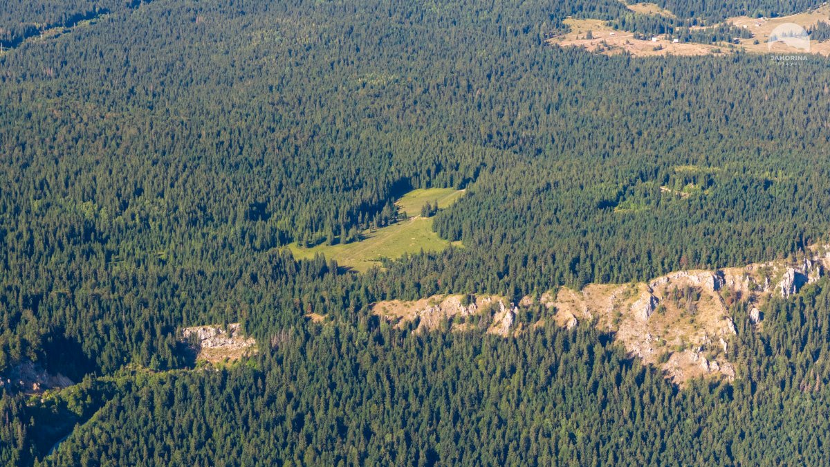 Dugo polje na obroncima Ravne planine