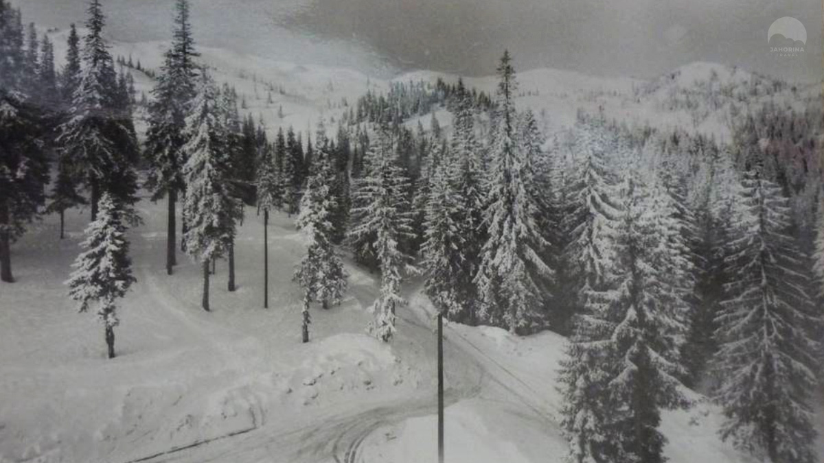 Putevi na Jahorini su nekada bili uski i skromni i održavala ih je vojska.